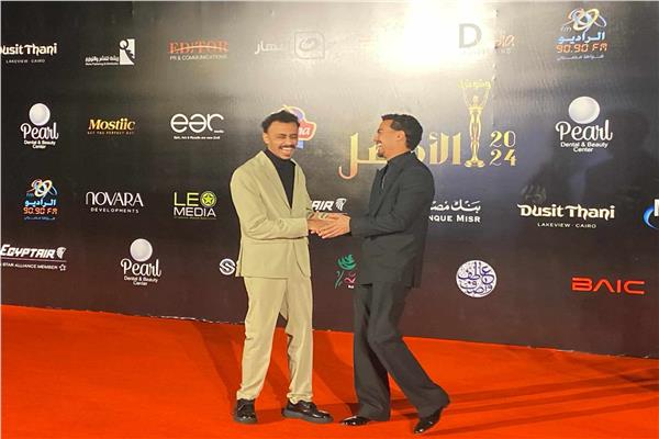 أجواء مرحة بين أبطال الحريفه 2 على ريد كاربت الأفضل