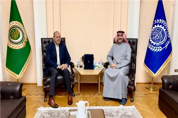 وزير العمل مع مدير منظمة العمل الدولية