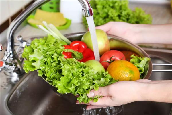 طرق فعالة لتنظيف الخضروات قبل الطهي