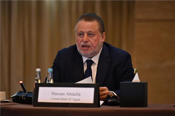 حسن عبدالله محافظ البنك المركزي المصري