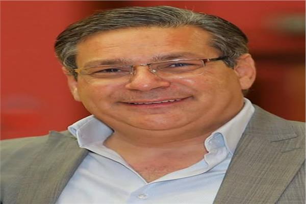 الدكتور مصطفي عمارة وكيل المعهد للإرشاد والتدريب 