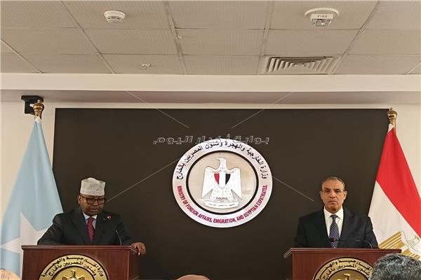 وزير الخارجية والهجرة د. بدر عبدالعاطي ونظيره الصومالي أحمد مُعلم فقي