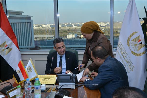 لقاء وزير التموين ببعض أعضاء مجلسي النواب والشيوخ