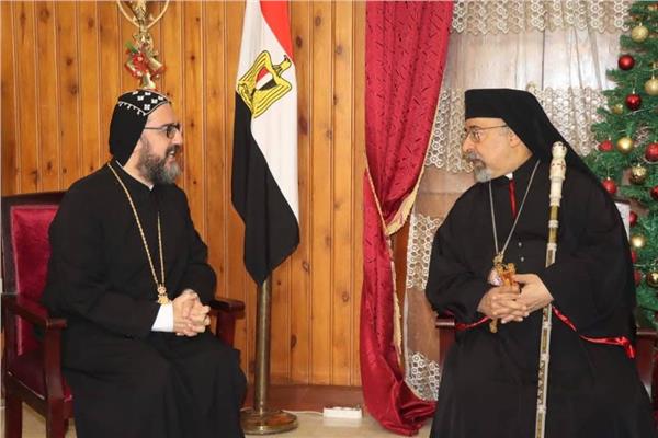 بطريرك الكاثوليك يستقبل كاهن الكنيسة السريانية الأرثوذكسية بمصر للتهنئة بعيد الميلاد     