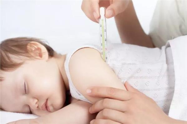 اسعافات سريعة ضرورية لخفض حرارة طفلك  