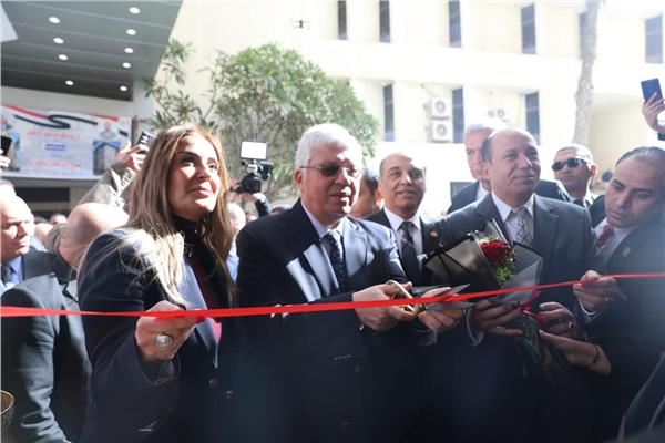 وزير التعليم العالي والبحث العلمي يفتتح مركز زراعة الكبد بجامعة المنصورة