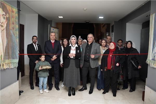 نائب وزير السياحة تفتتح الدورة الثانية لملتقى فنانى التراث بمتحف الفن الإسلامي 