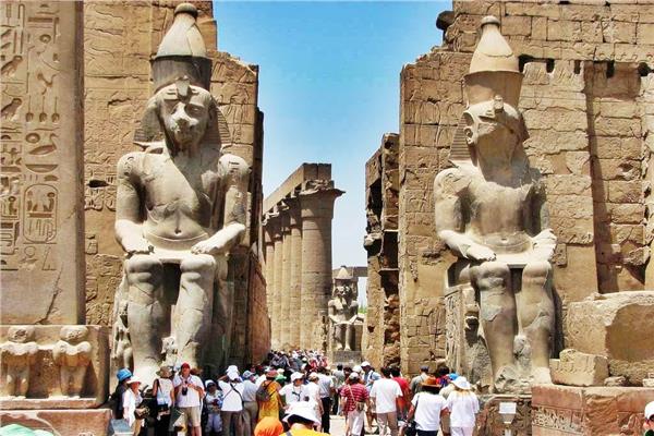 إقبال كبير من السائحين لزيارة الآثار بالأقصر