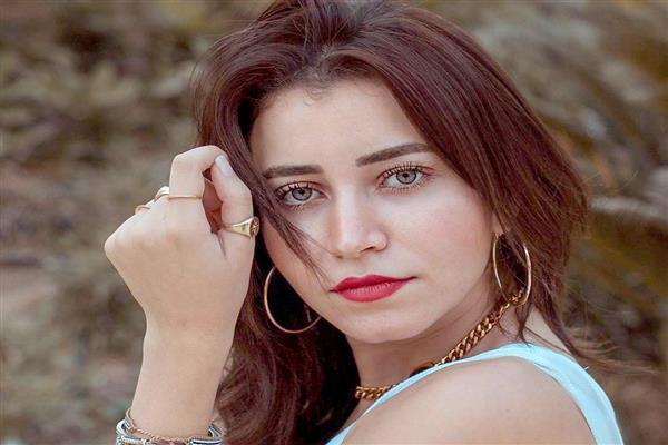 الفنانة سارة الشامي