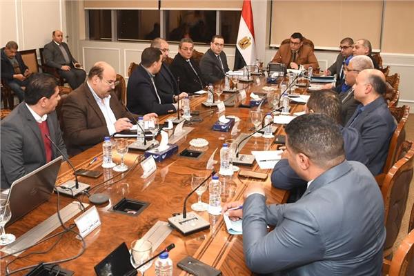 المهندس شريف الشربيني، وزير الإسكان والمرافق والمجتمعات العمرانية خلال الاجتماع