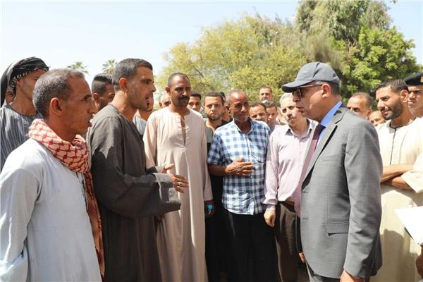 اللواء عماد كدواني، محافظ المنيا خلال الجولة