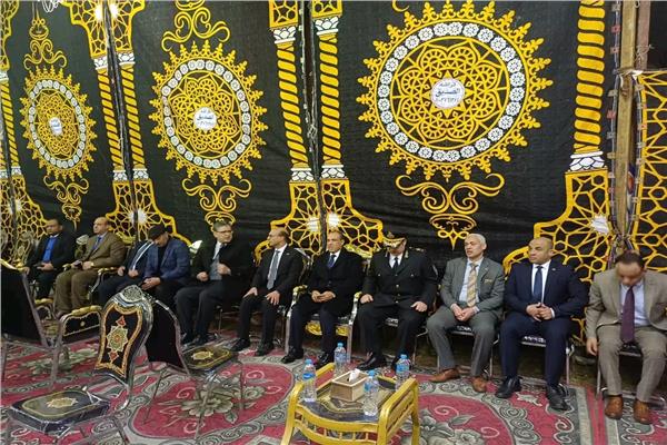 وزير الخارجية يلتقي عزاء شقيقة في أسيوط 