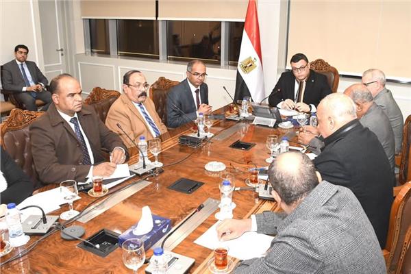 وزير الإسكان وأعضاء مجلس النواب بأسوان