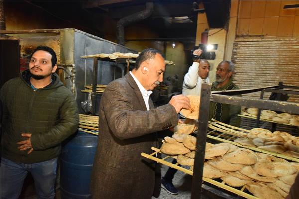 اللواء دكتور هشام أبو النصر محافظ أسيوط خلال الجولة 