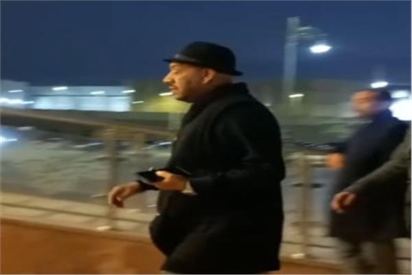 عصام كاريكا في عزاء أحمد عدوية