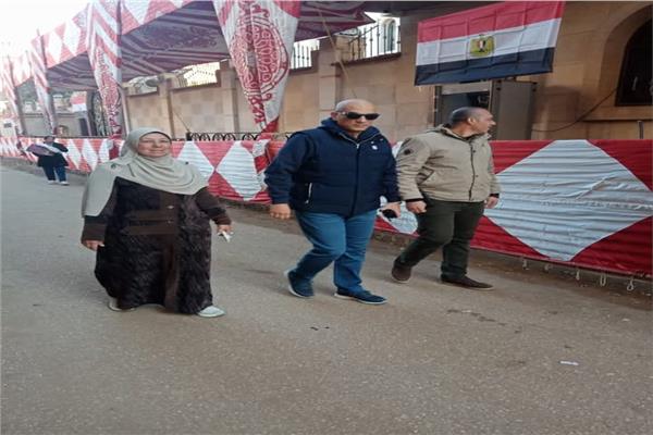 رئيس مدينة طنطا حملات نظافة وتجميل وانارة مكبرة أمام الكنائس استعدادا  للاحتفال بأعياد الميلاد