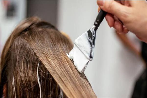 الصبغات وأجهزة فرد الشعر تزيد من خطر الإصابة بسرطان الثدي