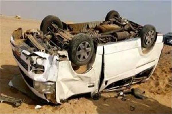  حادث انقلاب سيارة ميكروباص