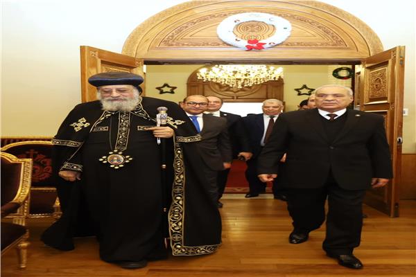 رئيس هيئة النيابة الإدارية يهنئ قداسة البابا تواضروس بعيد الميلاد المجيد 