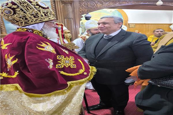النائب مصطفى سالم يقدم التهنئة للأقباط 