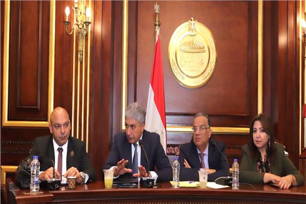  شريف فتحي في اجتماع لجنة الثقافة والسياحة والآثار