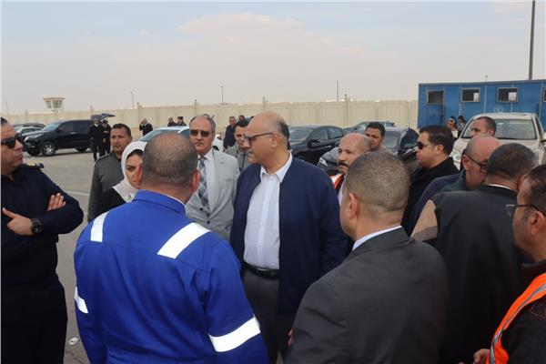 محافظ القليوبية في موقع الحادث
