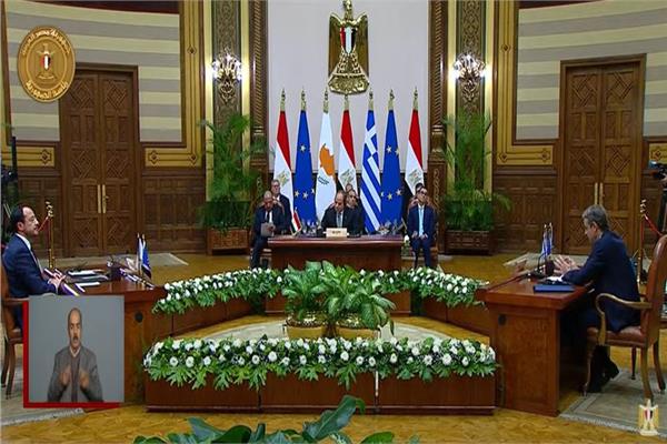 الرئيس السيسي يفتتح أعمال القمة العاشرة لآلية التعاون الثلاثي بين مصر وقبرص واليونان