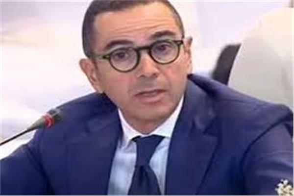  حسن الخطيب وزير الاستثمار