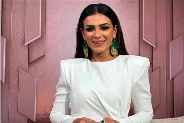 الفنانة إنجي المقدم 
