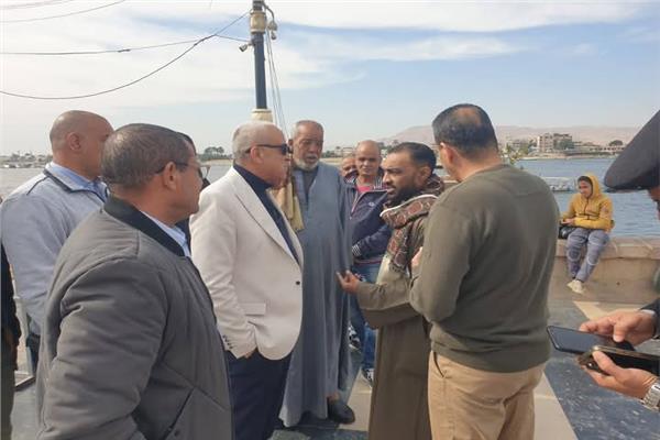 محافظ الأقصر يتفقد معدية الأهالي