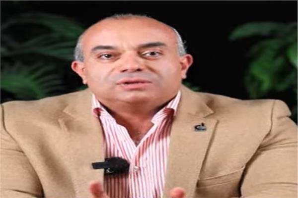 الدكتور محمود حسام الدين زعتر استشاري أمراض النساء والتوليد بالمركز القومي للبحوث 