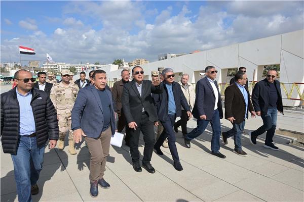 رئيس الوزراء خلال جولته بالمتحف المصري الكبير