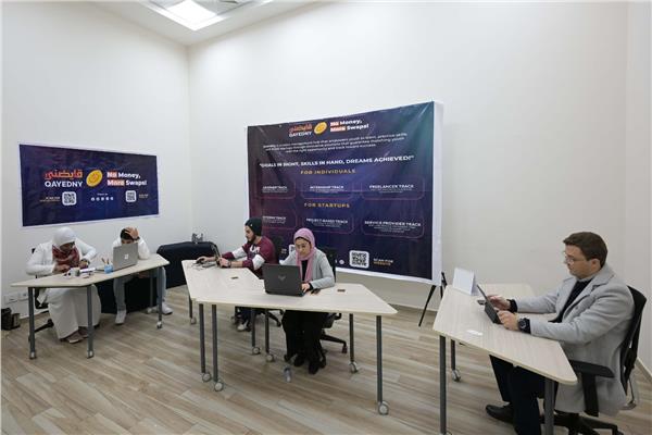المعامل الخاصة باحتضان الشركات الناشئة والابتكار ومبادرة أجيال مصر الرقمية