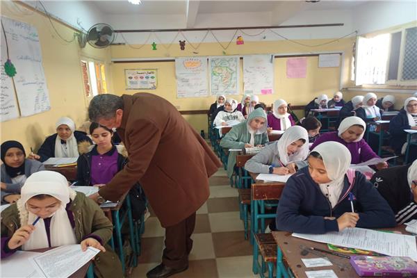 إمتحانات النقل للفصل الدراسى الأول بالبحيرة