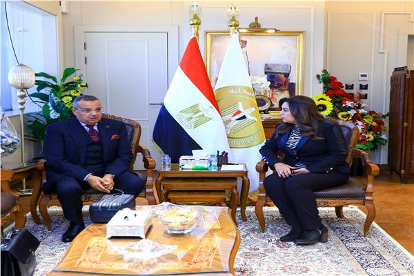 وزيرة التنمية المحلية تبحث مع محافظ جنوب سيناء