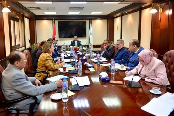 المجلس الأعلى لتنظيم الإعلام خلال اجتماعه