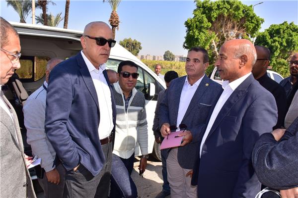 جولة لمحافظ الاقصر