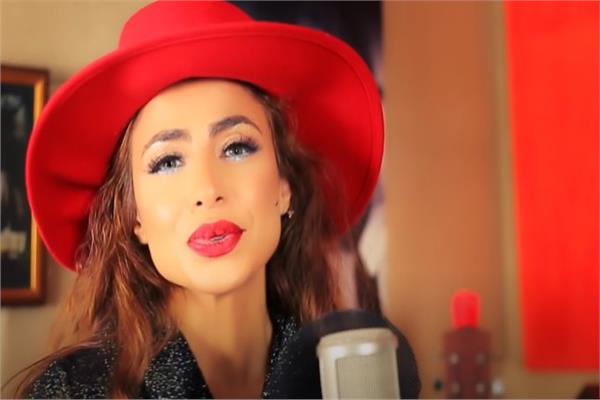  الفنانة اللبنانية دوللي شاهين