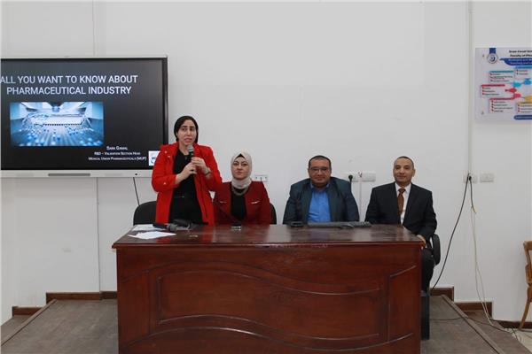 جلسات  التعريفية  وتدريب بمركز التطوير المهني بجامعة القناة