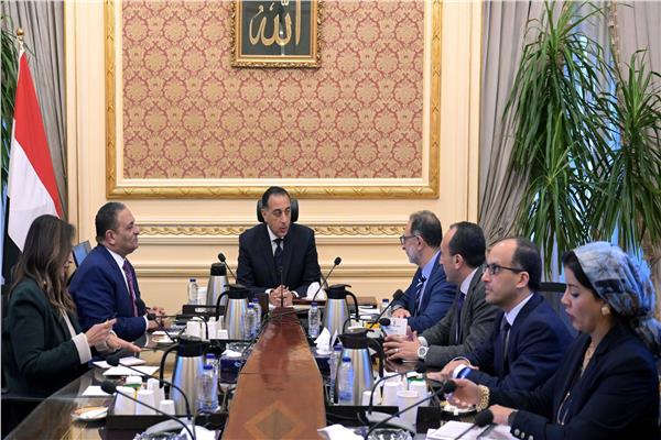 رئيس الوزراء يستعرض مع رئيس "سلامة الغذاء" الخطوات التي تحققت ضمن الخطة الإستراتيجية