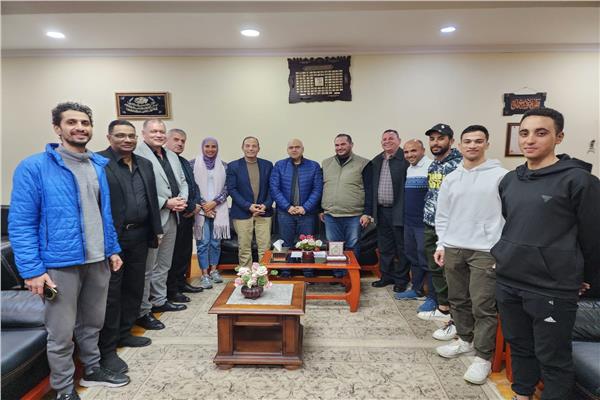 رئيس اتحاد الدراجات مع المنتخب