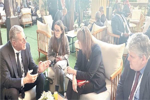 وزير البترول خلال لقائه وزيرة الصناعة البريطانية