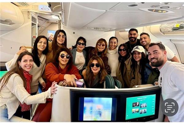 طائرة النجوم تتجه إلى السعودية لحضور joy awards
