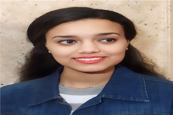 الشابة رنا محمد حسان في معرض القاهرة الدولي للكتاب