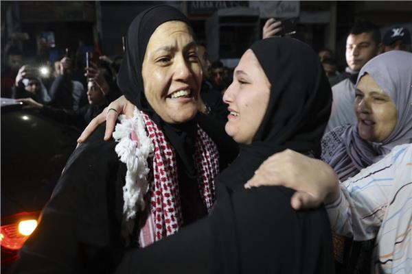 صورة أرشيفية من الإفراج السابق عن الأسيرات الفلسطينيات 