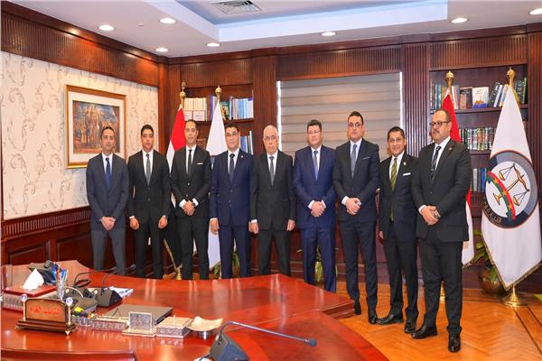 النائب العام خلال استقباله رئيس الاستئناف لنيابة استئناف طنطا والمحامين العموم