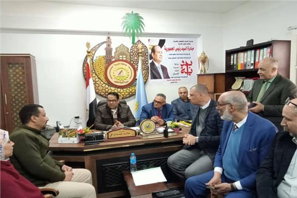  ناصر حسن ـ وكيل وزارة التربية والتعليم بالغربية خلال الاجتماع