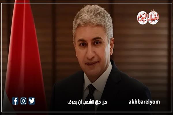  وزير السياحة والآثار