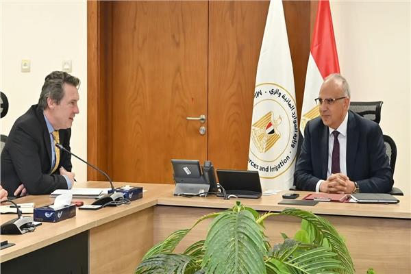 إجتماعاً مع المدير الإقليمي لمنطقة جنوب وشرق البحر الأبيض