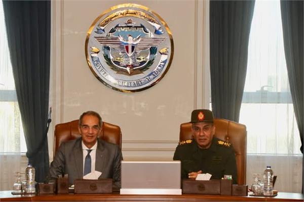مدير الأكاديمية العسكرية ووزير الاتصالات وتكنولوجيا المعلومات
